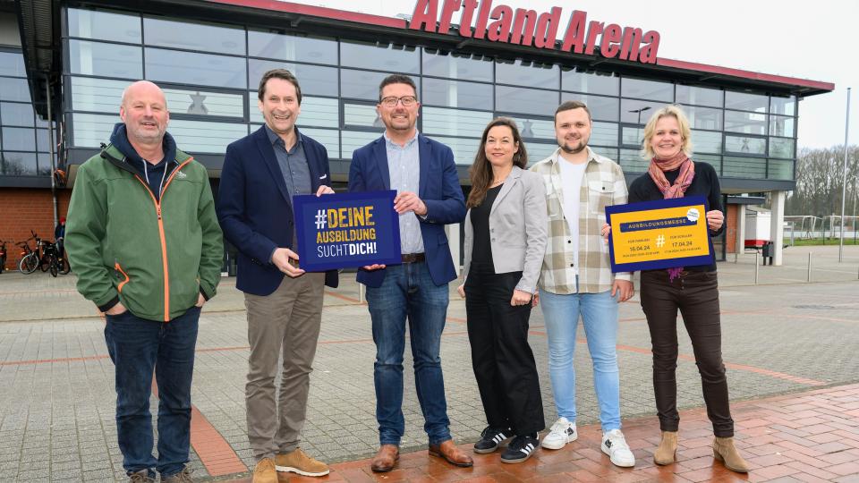 Die Planungen zur Messe laufen auf Hochtouren (v.li.): Thomas Heidker, ArbeitgeberService MaßArbeit, Samtgemeindebürgermeister Michael Bürgel, MaßArbeit-Vorstand Lars Hellmers, Katja Bielefeld, Servicestelle Schule-Wirtschaft der MaßArbeit, Ausbildungslotse der MaßArbeit Dennis Reinelt, und Ruth Keck, Samtgemeinde Artland. Foto: Hermann Pentermann