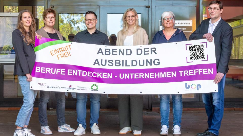 Sie hoffen auf rege Elternbeteiligung am Abend der Ausbildung (von links): Kerstin Hüls und Christina Kursch (MaßArbeit), Fabian Niemüller (Gemeinde Bissendorf), Anja Stolte (Berufsbildende Schulen Melle), sowie Birgit Brüggemann und Florian Weßling (Stadt Melle). 