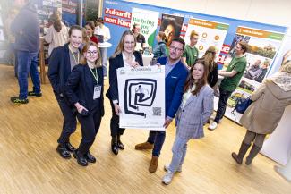 Freuten sich über das große Interesse an der Veranstaltung: (v.li.) Kerstin Hüls, Servicestelle Schule-Wirtschaft MaßArbeit, Annika Witte, Servicestelle Schule-Wirtschaft MaßArbeit, Landrätin Anna Kebschull, MaßArbeit-Vorstand Lars Hellmers und Katja Bielefeld, Servicestelle Schule-Wirtschaft MaßArbeit.